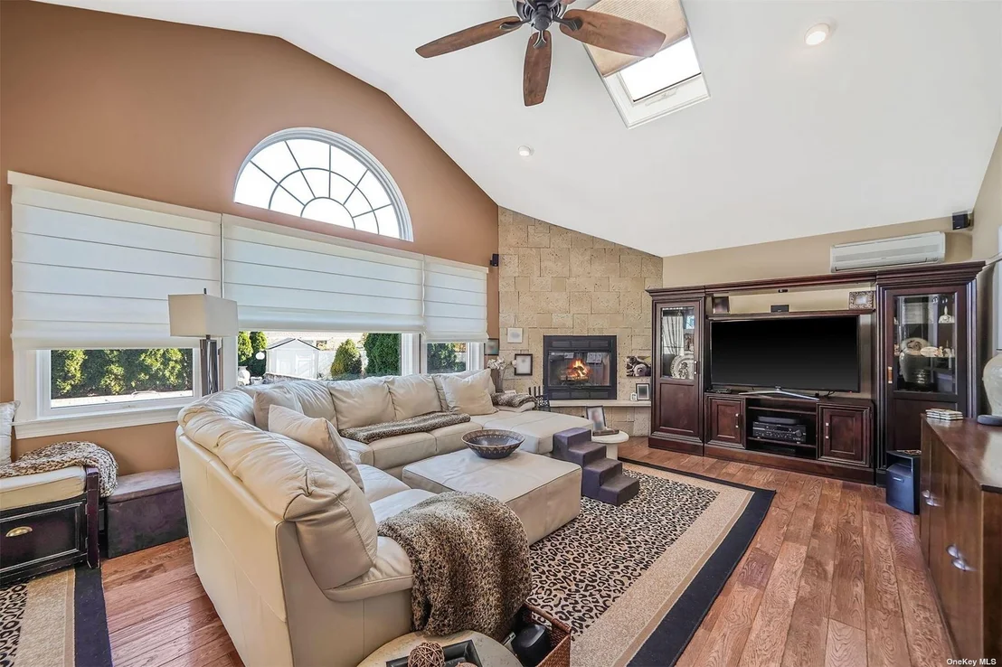 Photo of 10 Marchant Drive