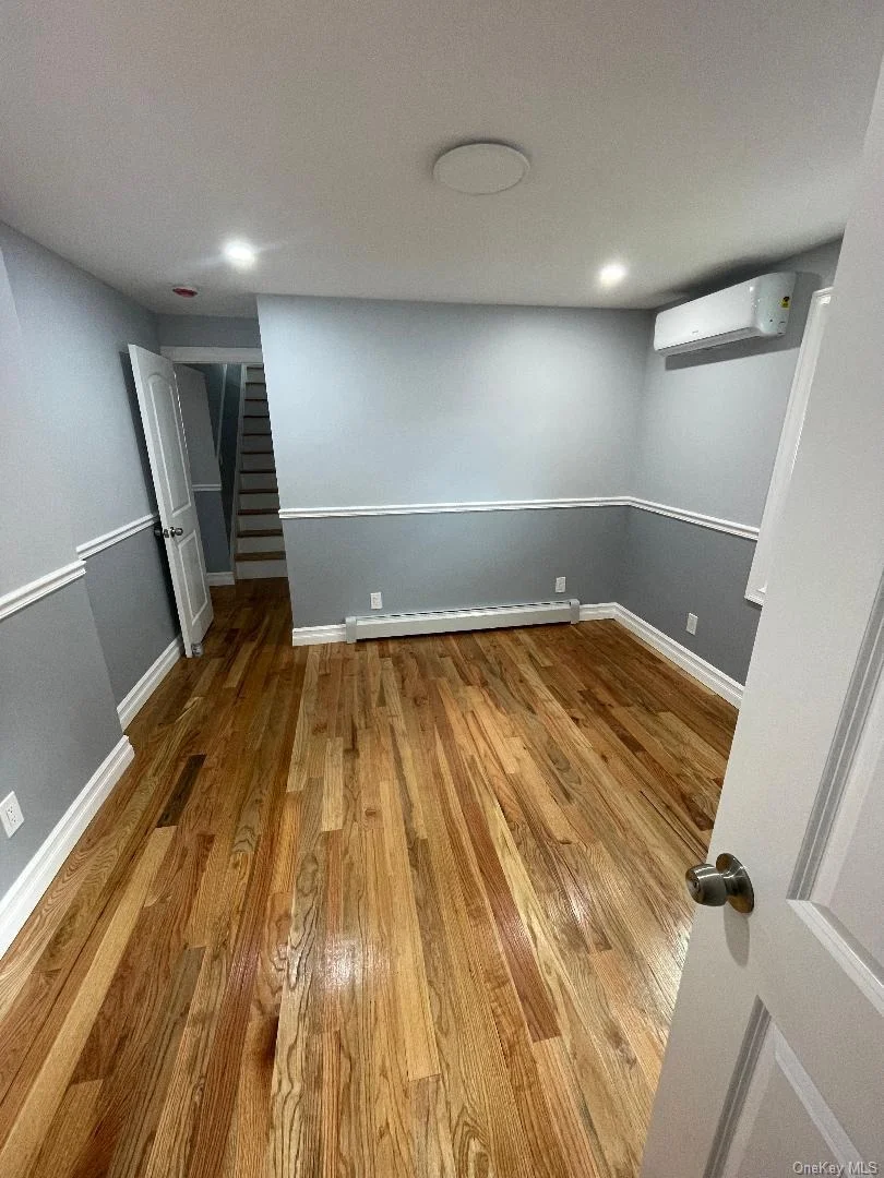 Photo of 839 Clarence Avenue