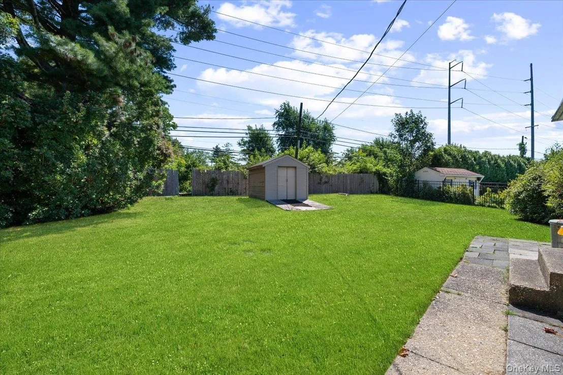 Photo of 331 Woodbridge Lane