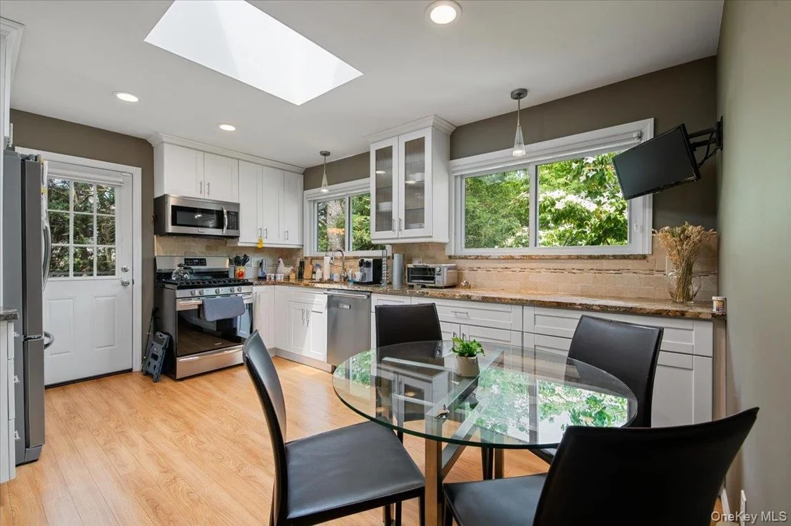 Photo of 964 Cherrywood Drive