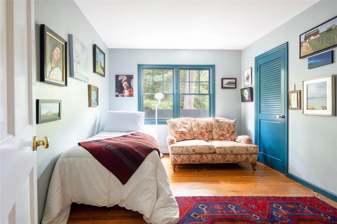 Photo of 2860 Pine Tree Road