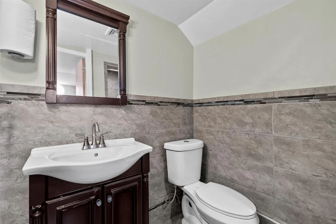 Photo of 2904 Yates Avenue
