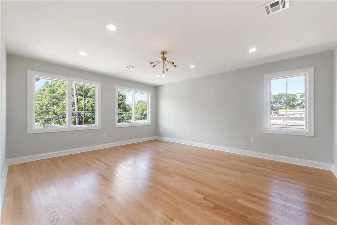 Photo of 1489 Howell Road