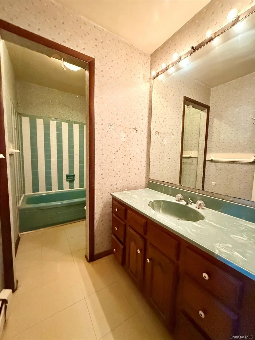 Photo of 160 Halgren Crescent