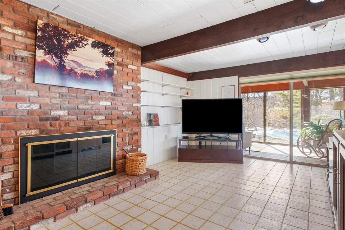 Photo of 43 Snake Hill Road