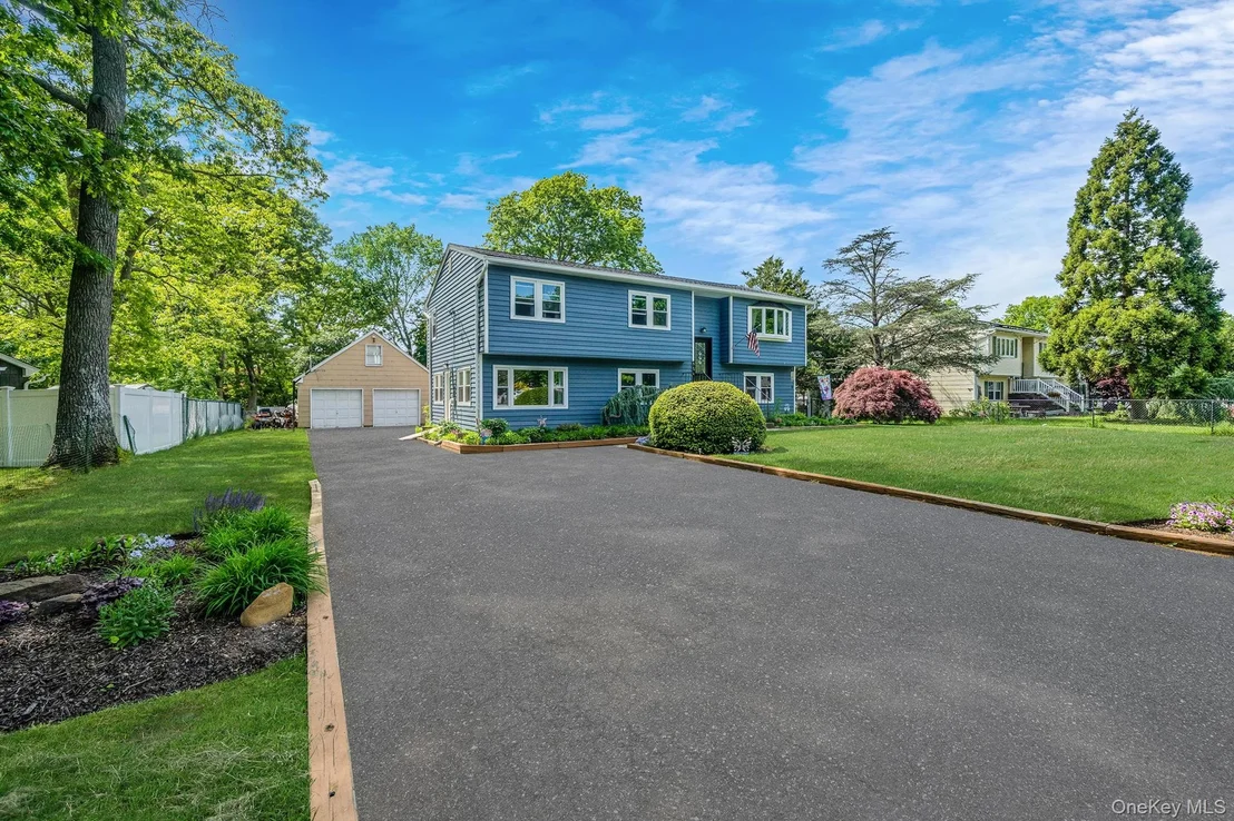 Photo of 489 Carnation Drive