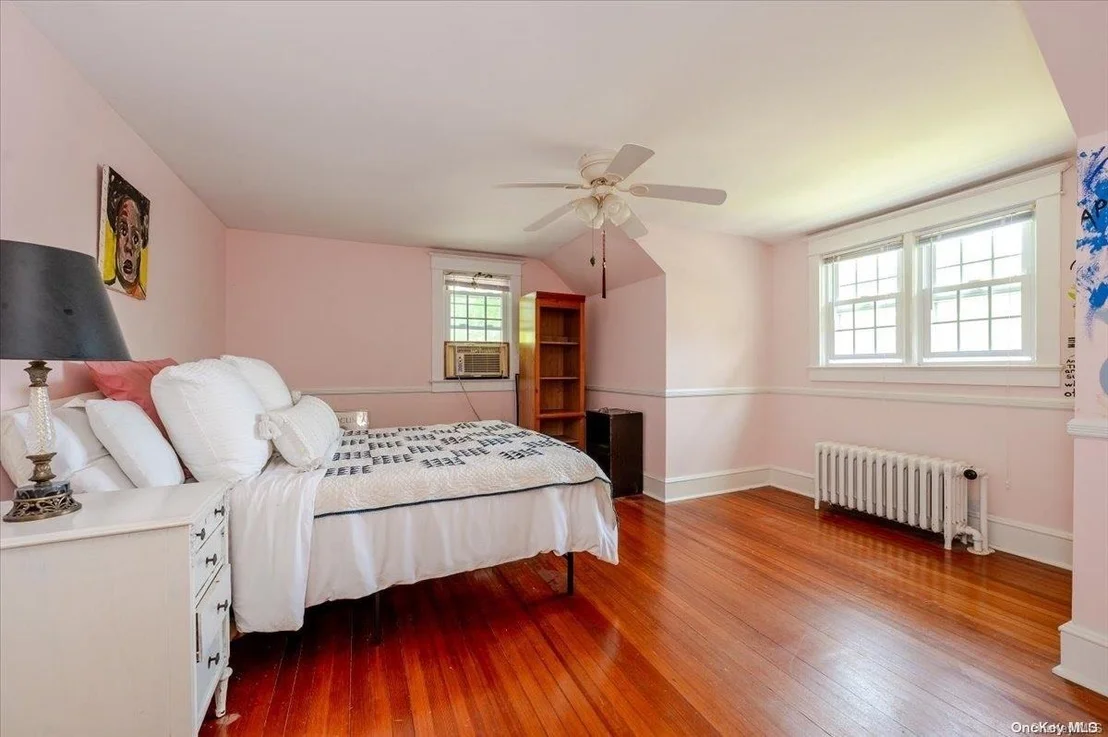 Photo of 238 Bay Avenue