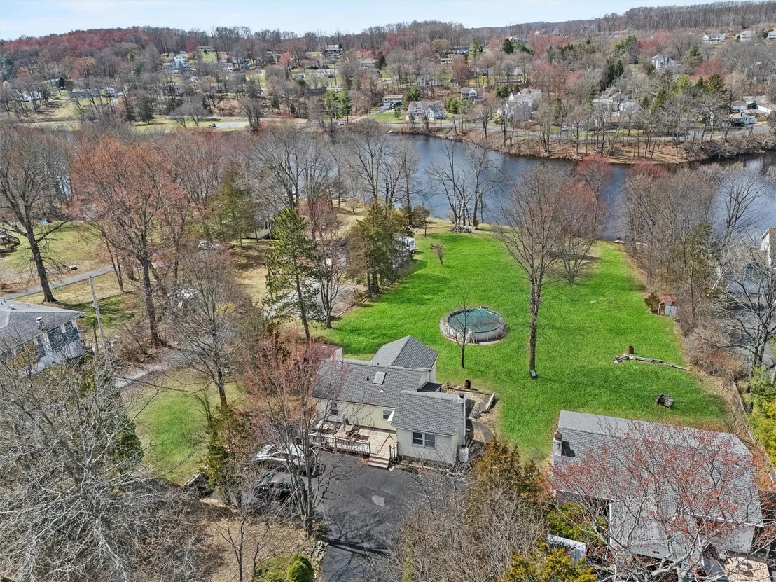 Photo of 49 Lakeside Drive
