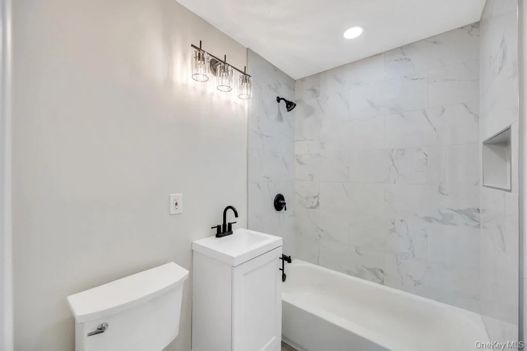 Photo of 446 Riviera Drive