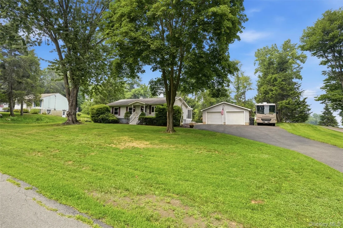 Photo of 4 Seneca Lane