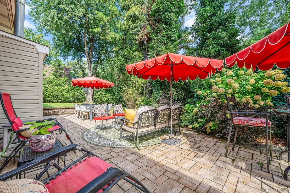 Photo of 27 Split Cedar Drive