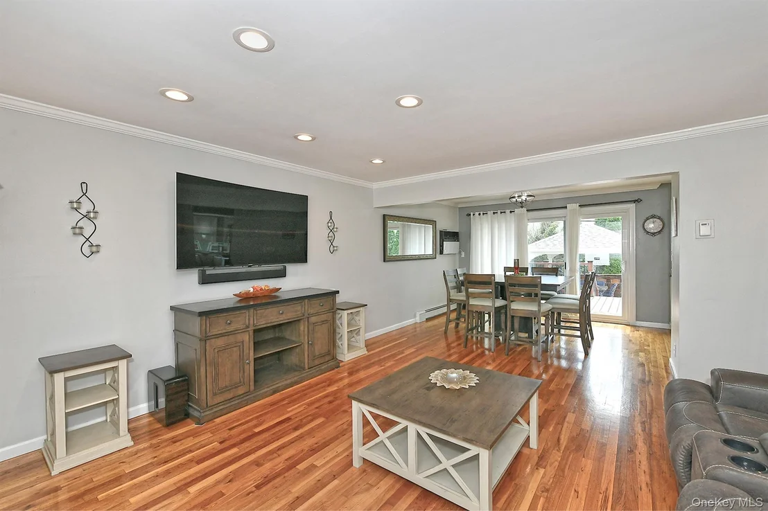 Photo of 4039 Hahn Avenue