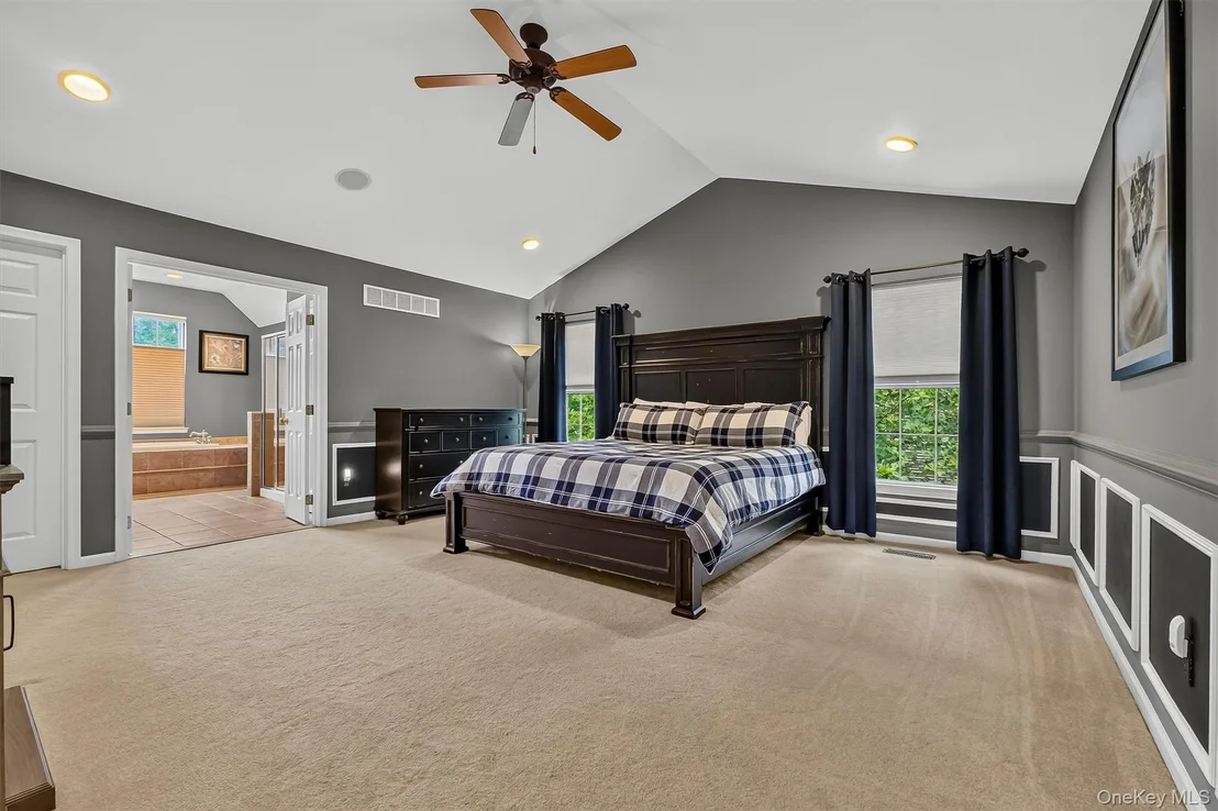 Photo of 201 Roosevelt Drive