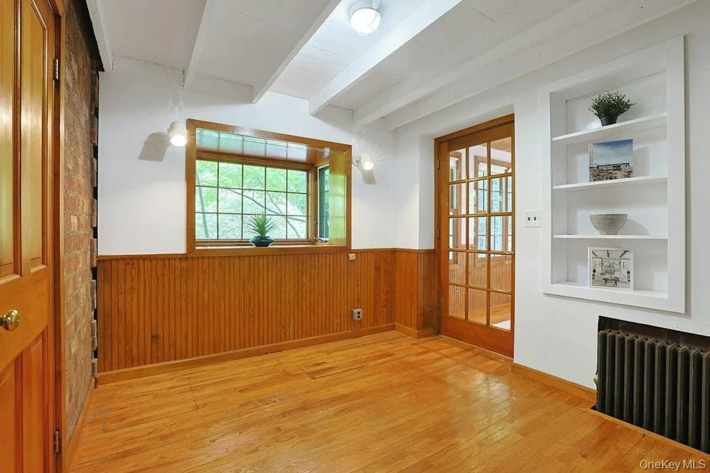 Photo of 10 Broadway