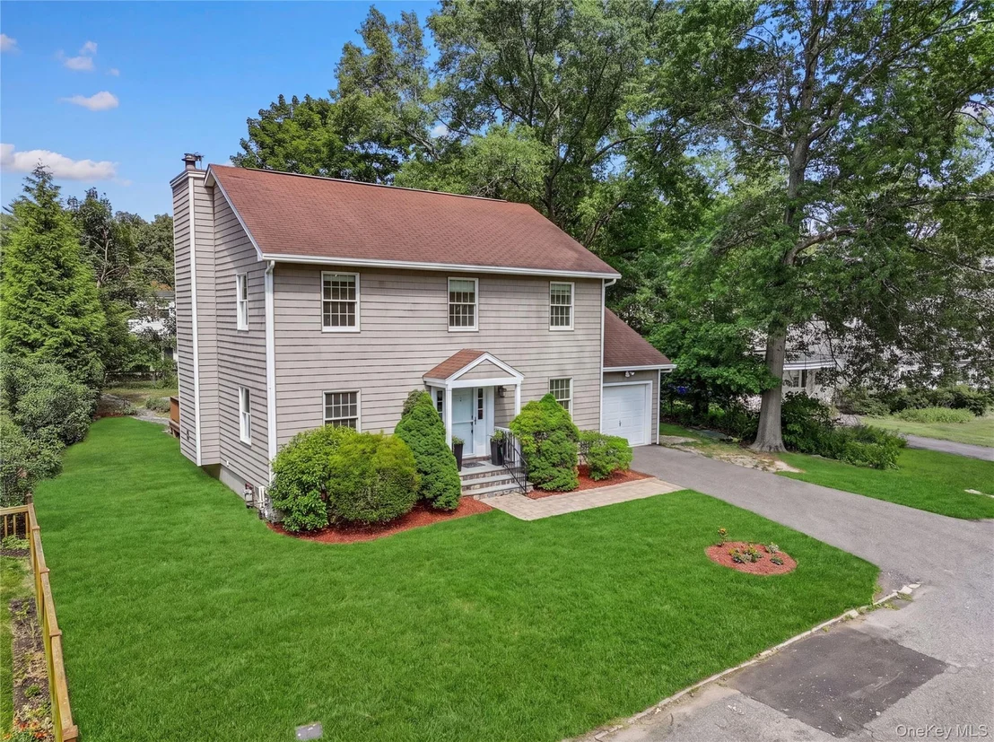 Photo of 105 Huntley Drive