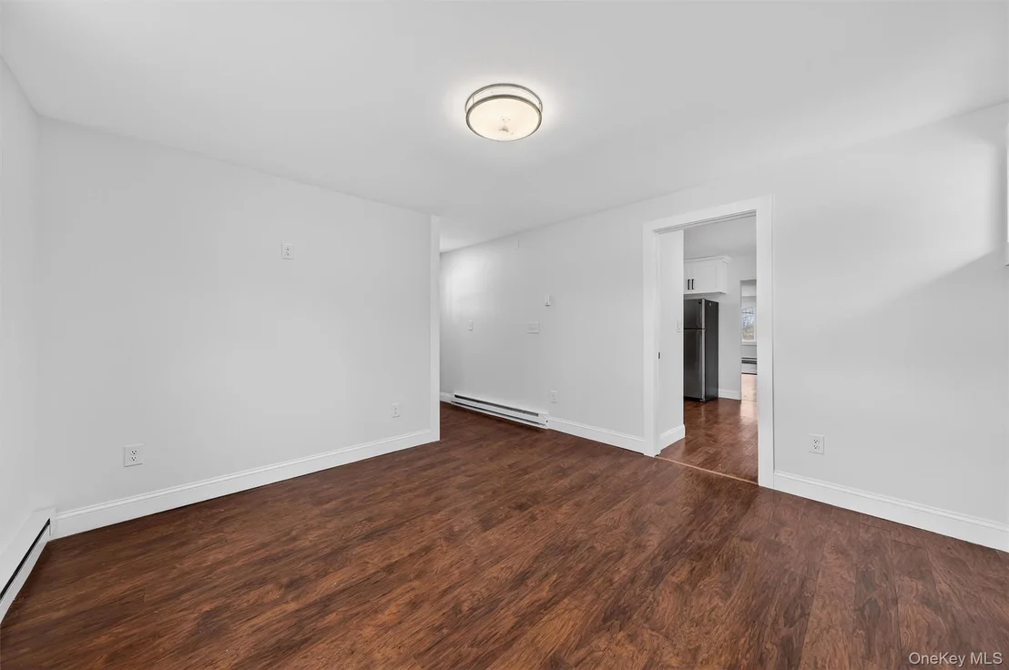 Photo of 8 Lawrence Lane
