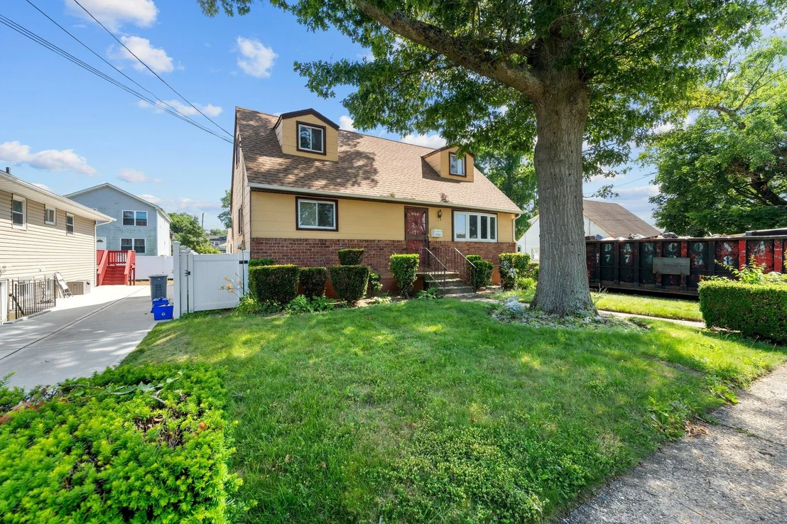 Photo of 182 Frederick Avenue