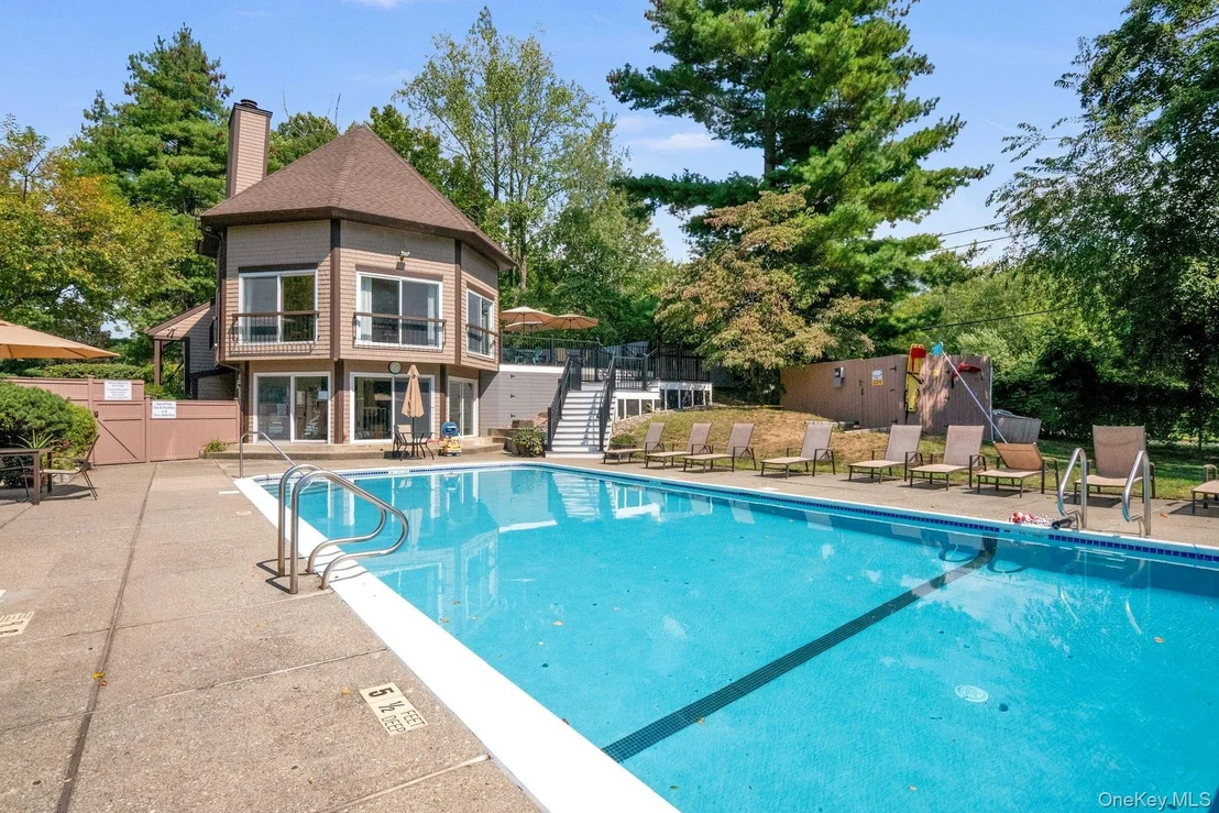 Photo of 605 Eagle Bay Drive