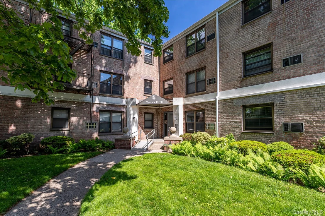 Photo of Unit 2C at 9 Terrace Circle