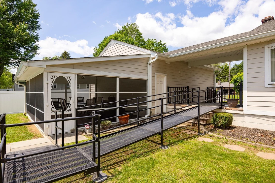 Photo of 18 Lorraine Boulevard