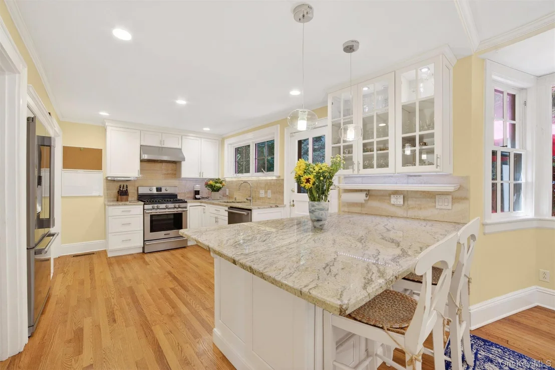 Photo of 77 Edgemont Road
