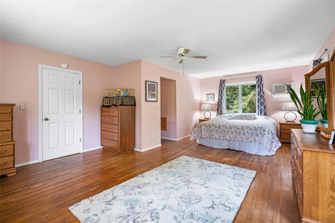 Photo of 16 Short Way