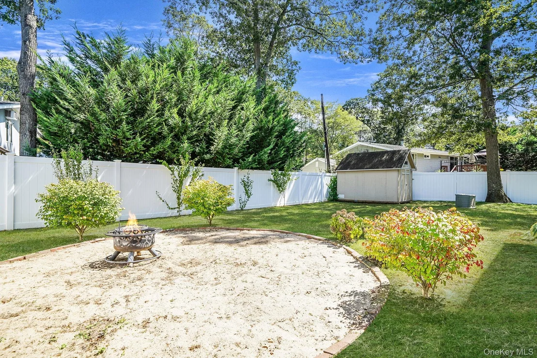 Photo of 7 Deepdale Drive
