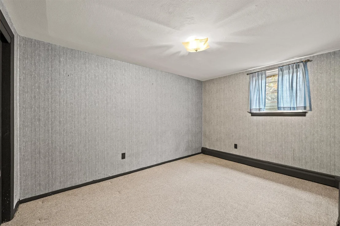 Photo of 21 Westview Road