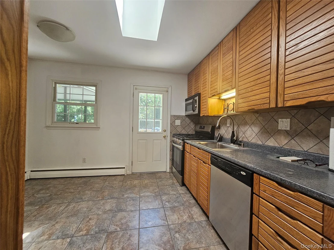 Photo of 7 Scotchtown Drive