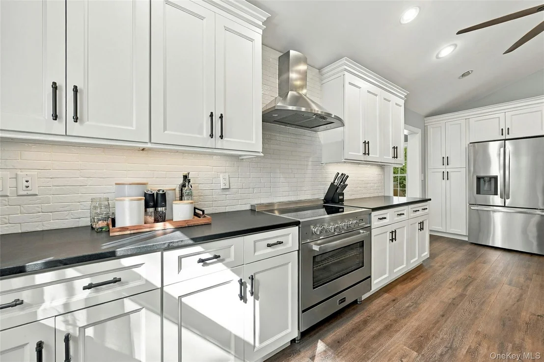 Photo of 82 Oakwood Drive