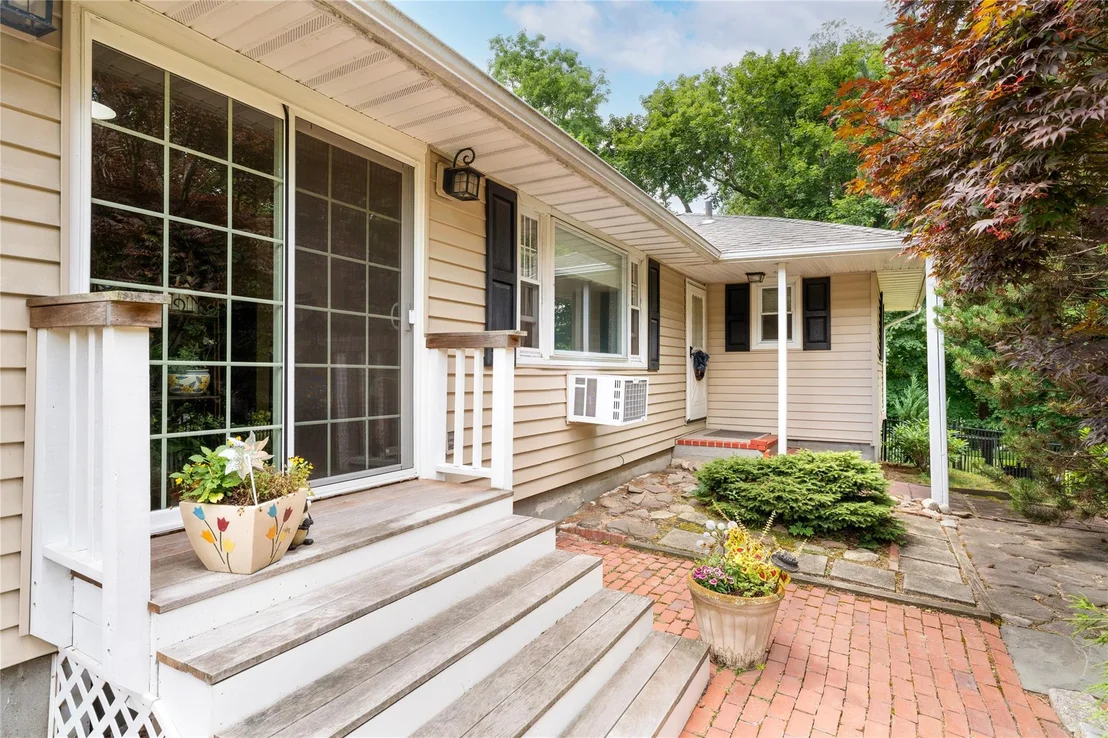 Photo of 31 Remsen Road
