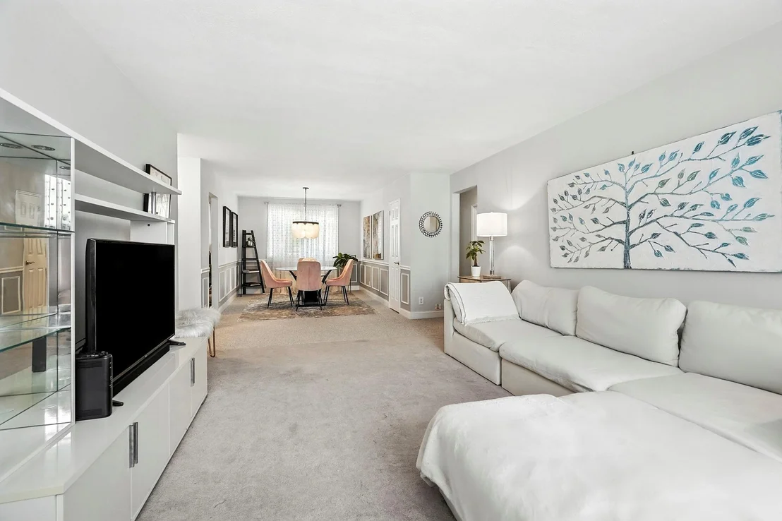 Photo of Unit D at 1 Avon Circle