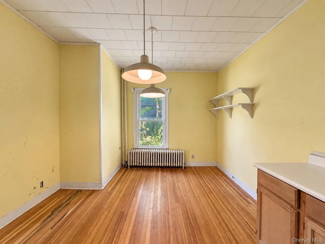 Photo of 571 Main Street