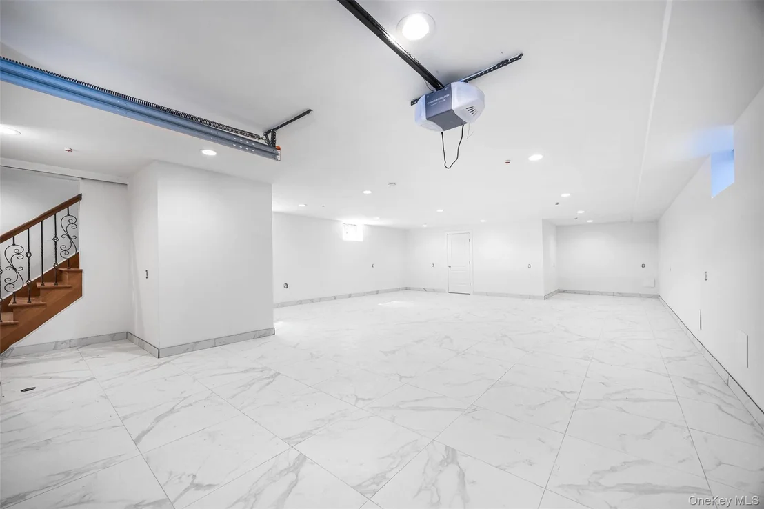 Photo of 10-42 Utopia Parkway