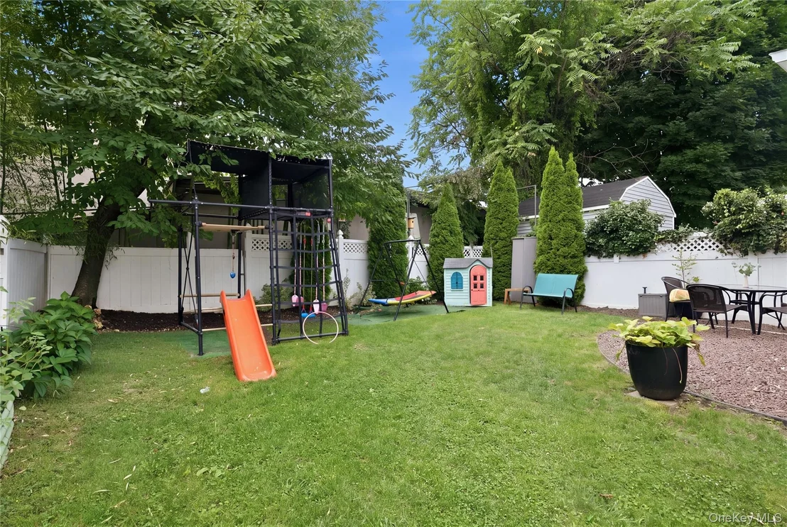 Photo of 37 Lydecker Street