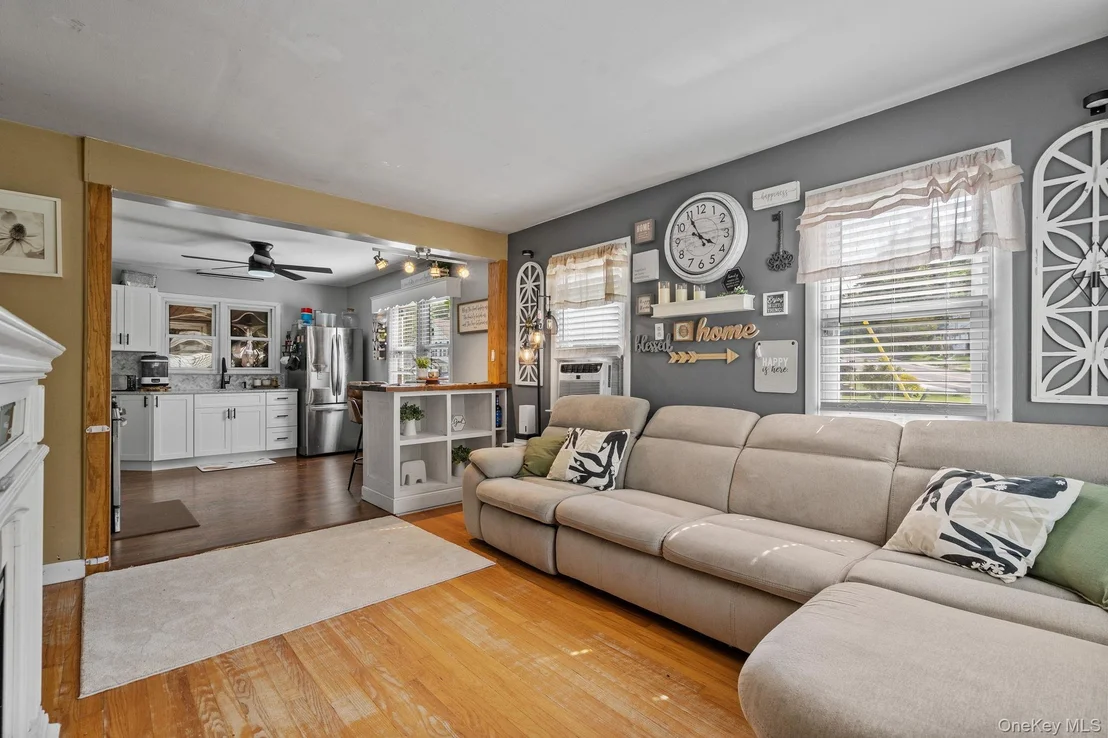Photo of 54 Boulevard