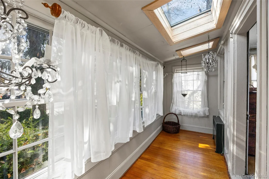 Photo of 403 Middle Road