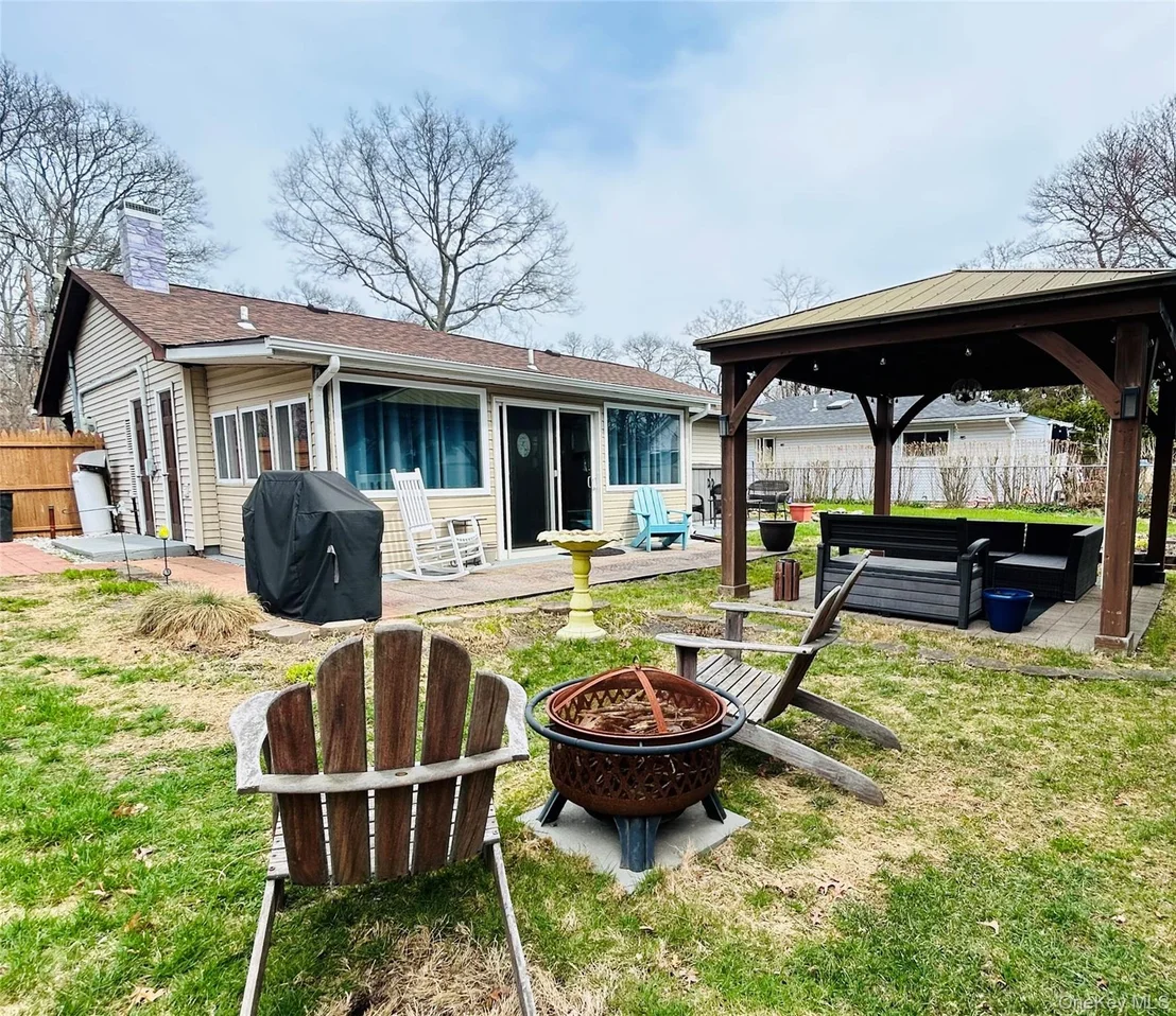 Photo of 136 B Hampton Avenue