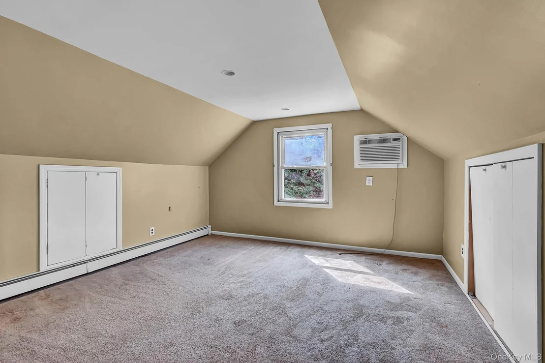 Photo of 948 Simon Place