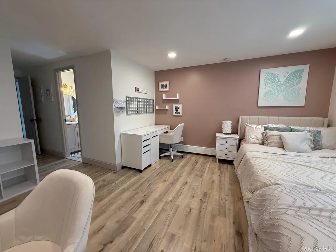 Photo of 65 Biscayne Drive