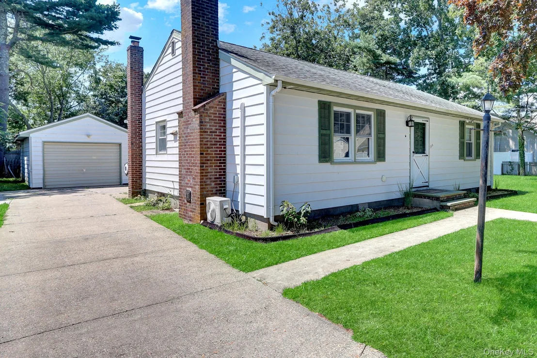 Photo of 100 Lincoln Drive