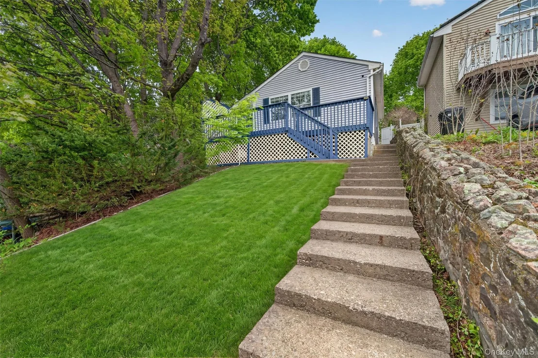 Photo of 21 Lakeview Drive