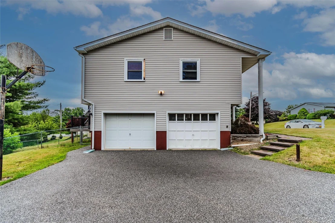 Photo of 6 Bates Circle