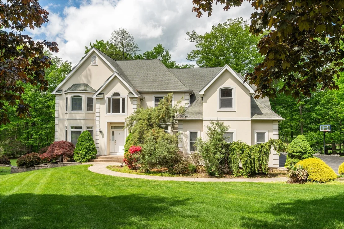 Photo of 9 Golf Course Drive