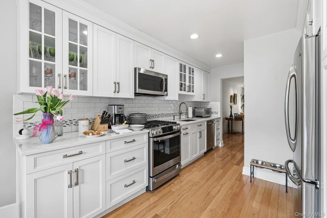 Photo of 6 Spring Pond Drive