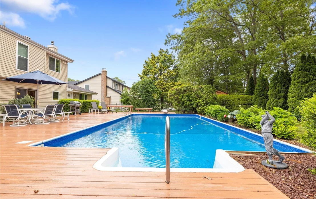 Photo of 34 Oak Meadow Road