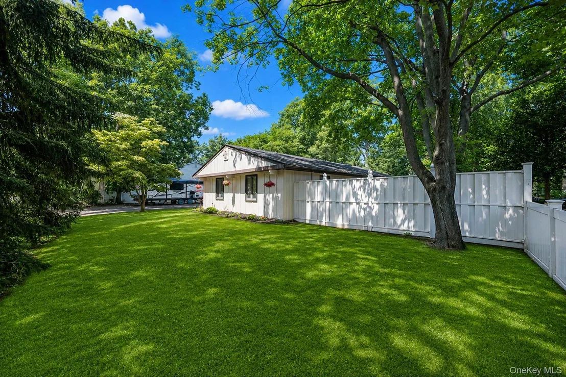 Photo of 1011 Old Town Road
