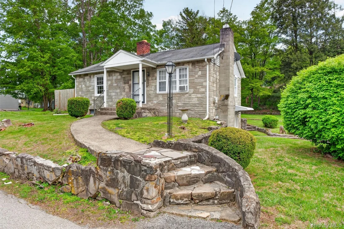 Photo of 17 Holt Road