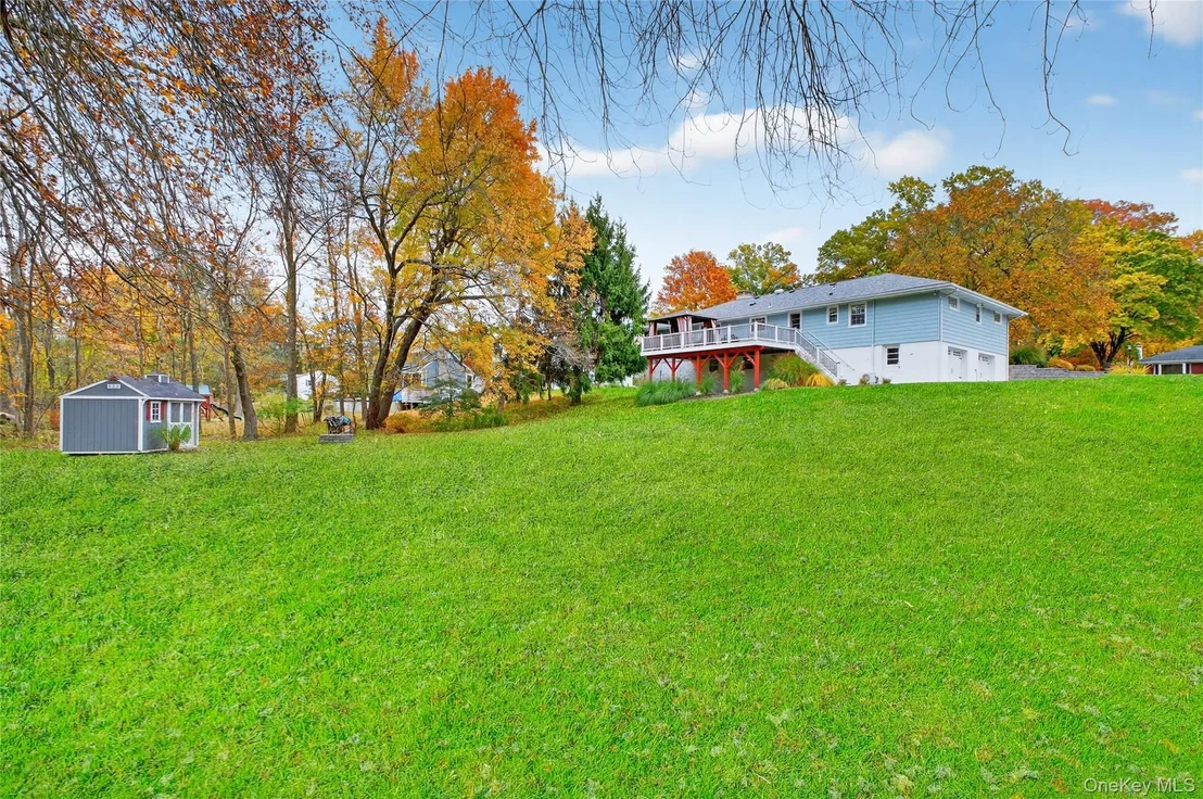 Photo of 69 Round Hill Road