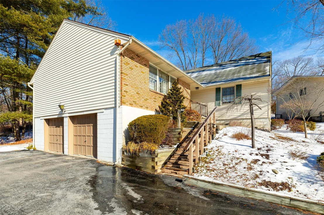 Photo of 19 Surrey Lane